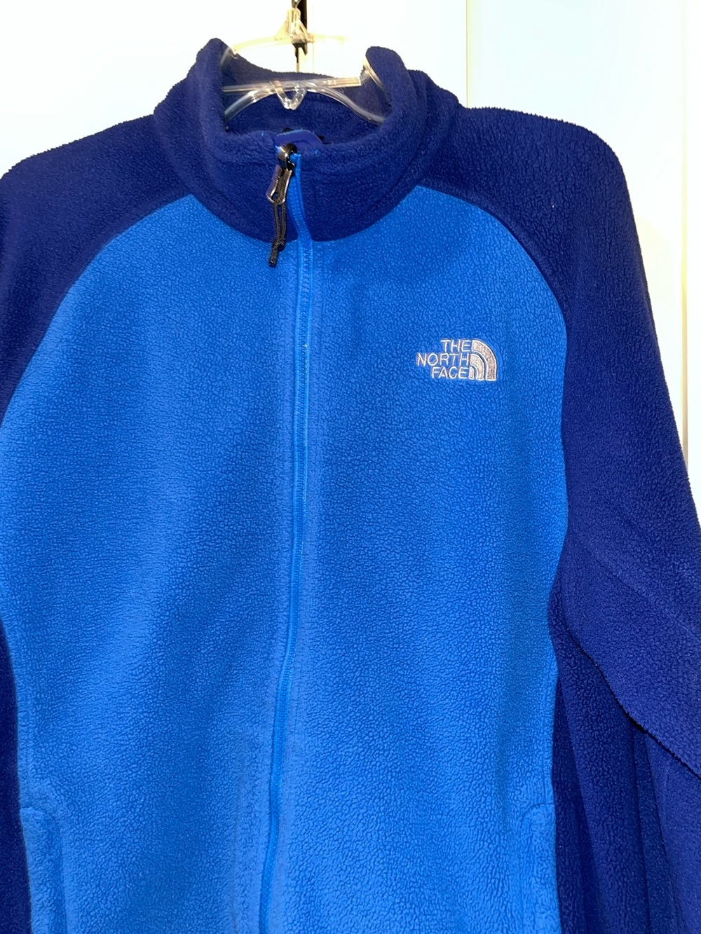 The North Face Men’s Full Zipper Fleece Jacket 2 Side Zipper Pockets Size L